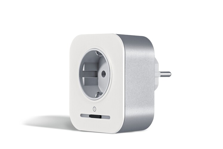 Der Zwischenstecker vernetzt Ihre Elektrogeräte mit dem Bosch Smart Home System. Sie können direkt am Gerät ein- und ausschalten oder via App, z.B. von unterwegs. Die App enthält eine Zeitschaltuhr zur Automatisierung des Betriebs. Zusätzlich haben Sie den Energieverbrauch des Geräts im Blick. Durch seine kompakte Bauweise blockiert der Zwischenstecker auch keine umliegenden Steckdosen. Der Zwischenstecker vernetzt Ihre Elektrogeräte mit dem Bosch Smart Home System. Sie können direkt am Gerät ein- und ausschalten oder via App, z.B. von unterwegs. Die App enthält eine Zeitschaltuhr zur Automatisierung des Betriebs. Zusätzlich haben Sie den Energieverbrauch des Geräts im Blick. Durch seine kompakte Bauweise blockiert der Zwischenstecker auch keine umliegenden Steckdosen.